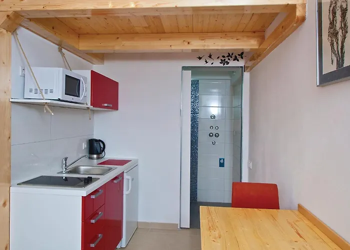 Апартаменти Amazing In With Kitchen *